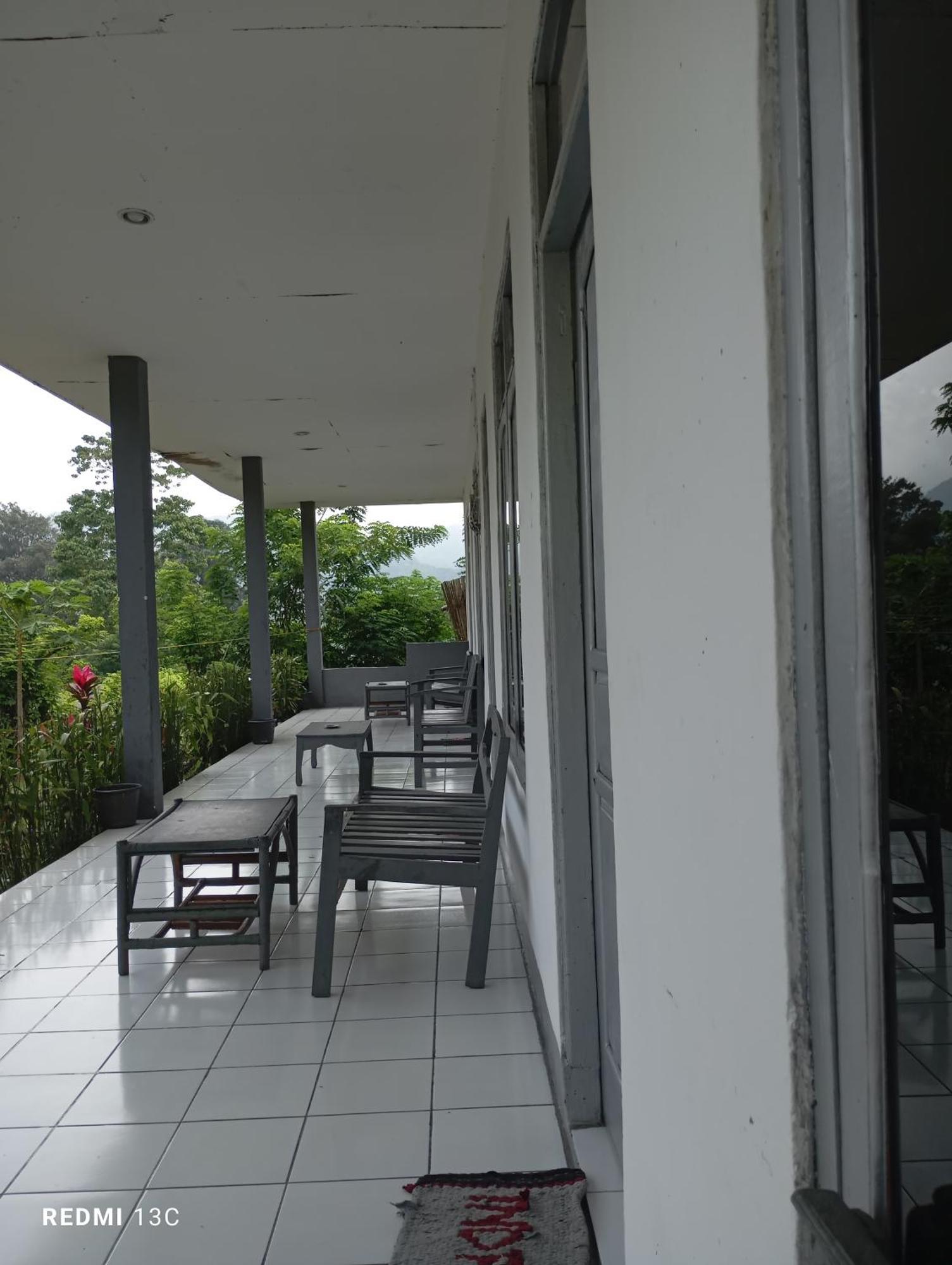 Hidayah Homestay Kelimutu Exterior foto